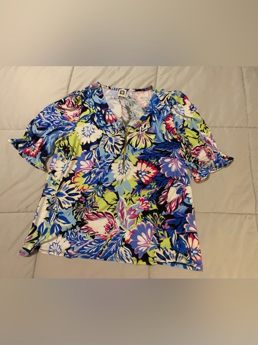 Anne Klein Floral V-Neck Short Sleeve Top in Multicolor Size XL
